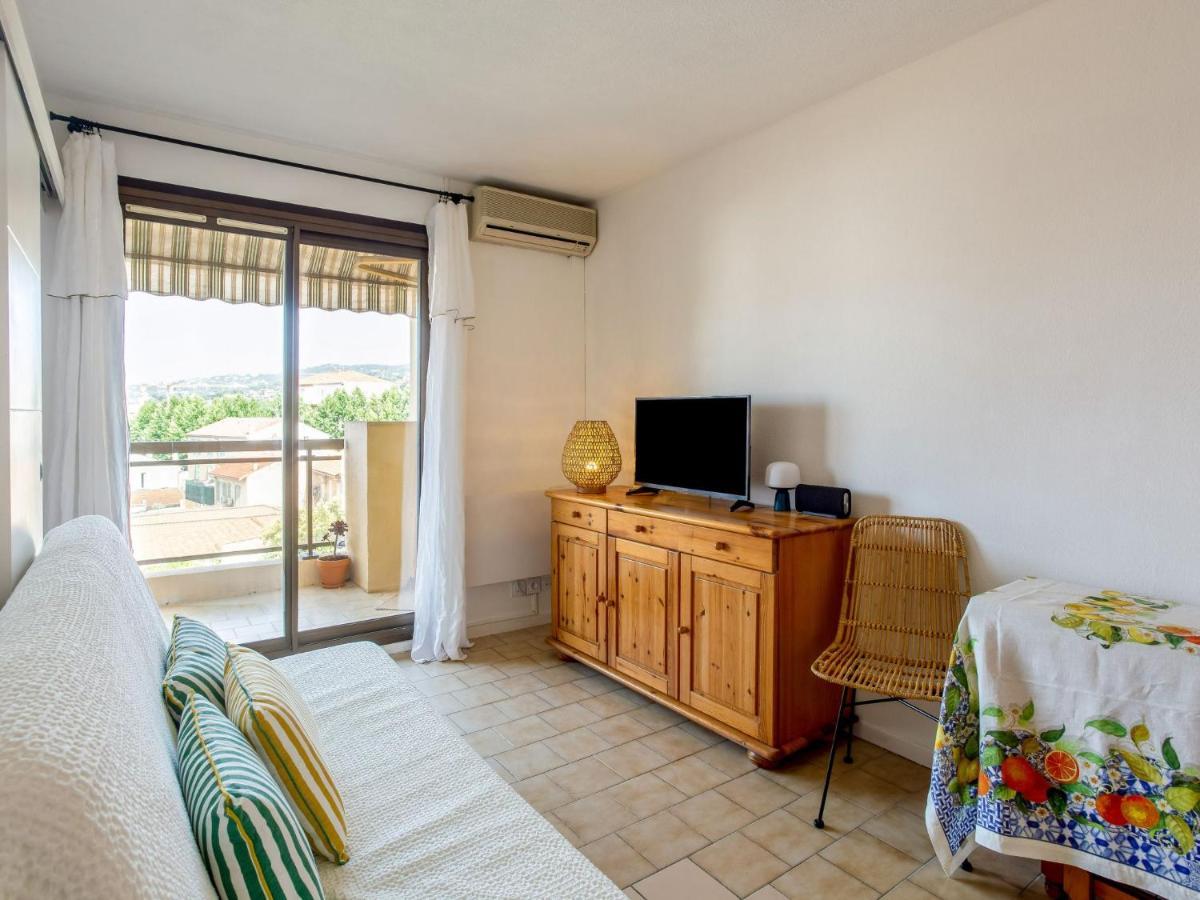 Apartment Saint James-13 By Interhome لو لا فاندو المظهر الخارجي الصورة