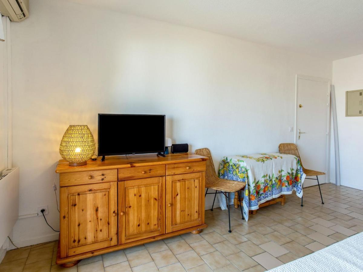 Apartment Saint James-13 By Interhome لو لا فاندو المظهر الخارجي الصورة